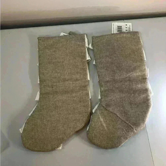 Glitzhome Modern Farmhouse Ruffle and Burlap Design Christmas Stockings Bundle - Picture 6 of 6